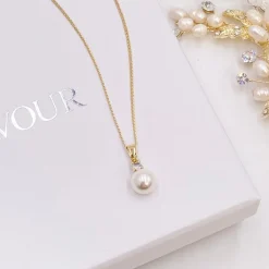 Lace & Favour Evie Gold Zierlicher Perlenanhänger Halskette* Perlen-hochzeitsschmuck | Gold-hochzeitsschmuck
