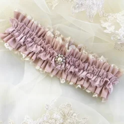 Boudoir Couture Fantasy Dusky Rose Lace Vintage Hochzeit Strumpfband mit Perlenbesatz* Geschenke Für Die Braut | Strumpfbänder Für Bräute