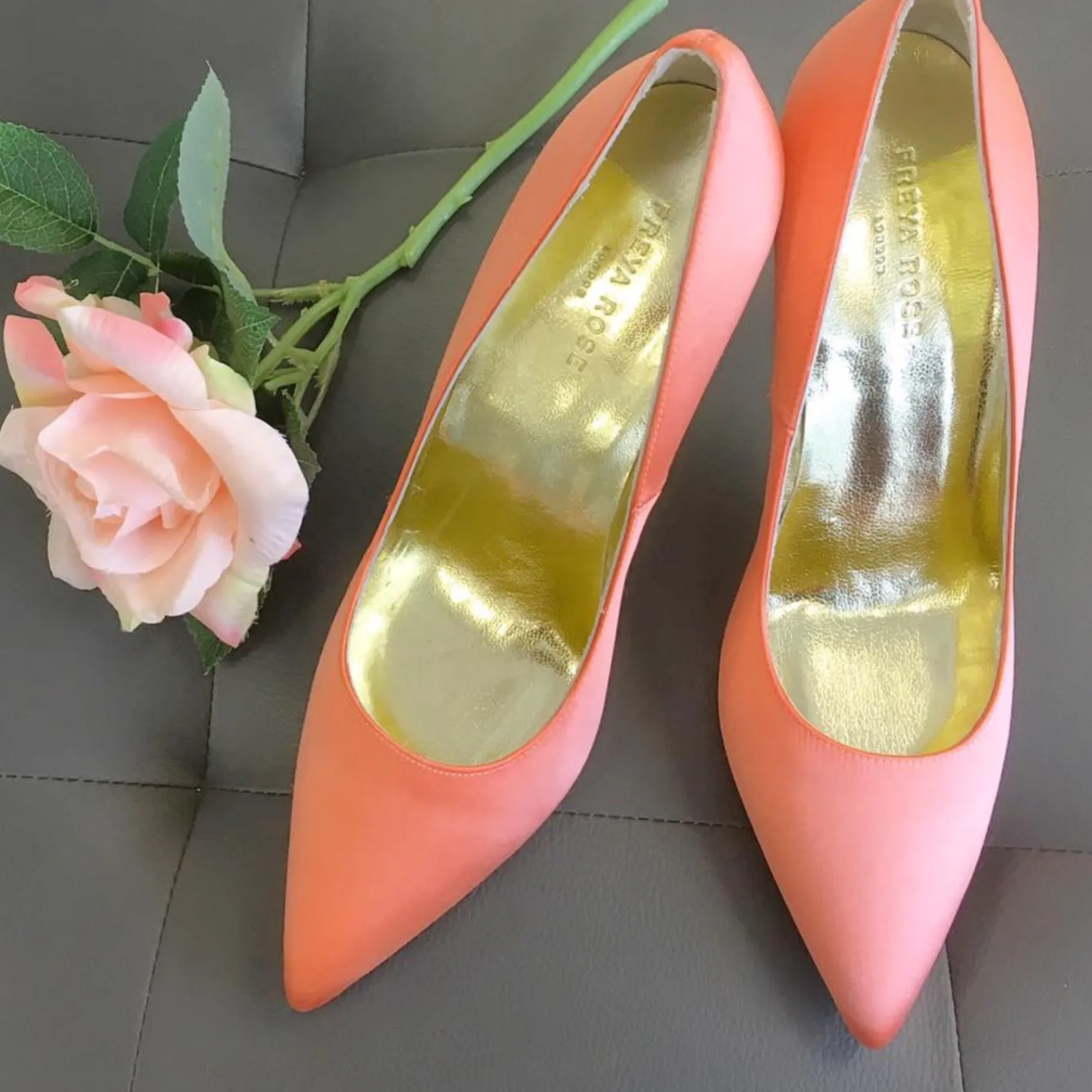 Freya Rose Charlie Elfenbein Satin Schuhe mit spitzer Zehe* Hochzeitsschuhe | Hochhackige Schuhe