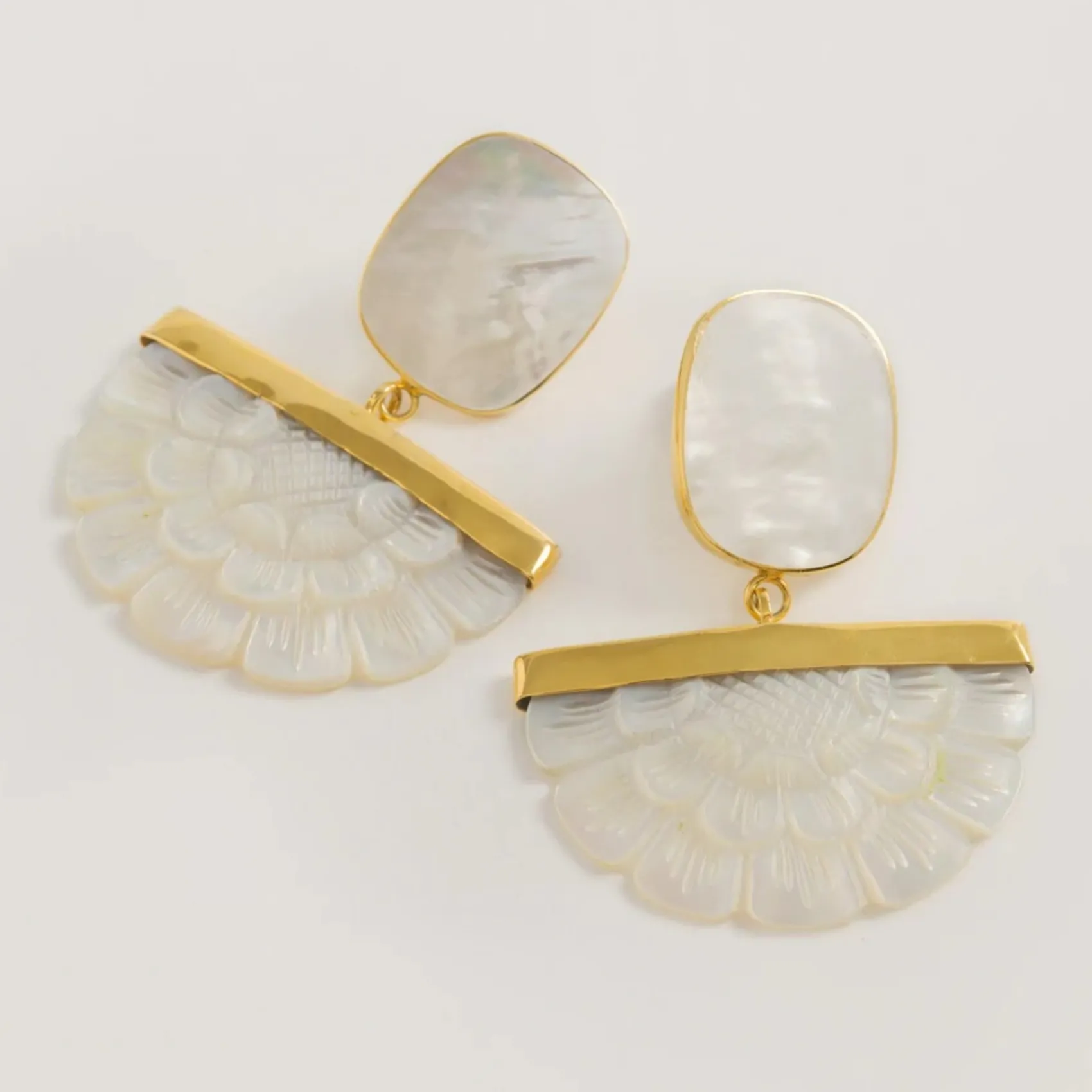 Freya Rose Gold Hand Carved Perlmutt Rose Fan Ohrringe* Perlen-hochzeitsschmuck | Hochzeitsgast-schmuck