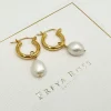 Freya Rose Goldene Mini-Reifen-Ohrringe mit Barockperlen* Gold-hochzeitsschmuck | Hochzeitsgast-schmuck