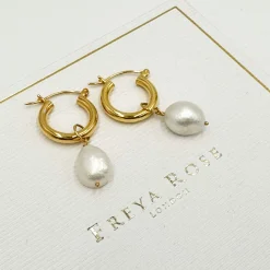 Freya Rose Goldene Mini-Reifen-Ohrringe mit Barockperlen* Gold-hochzeitsschmuck | Hochzeitsgast-schmuck