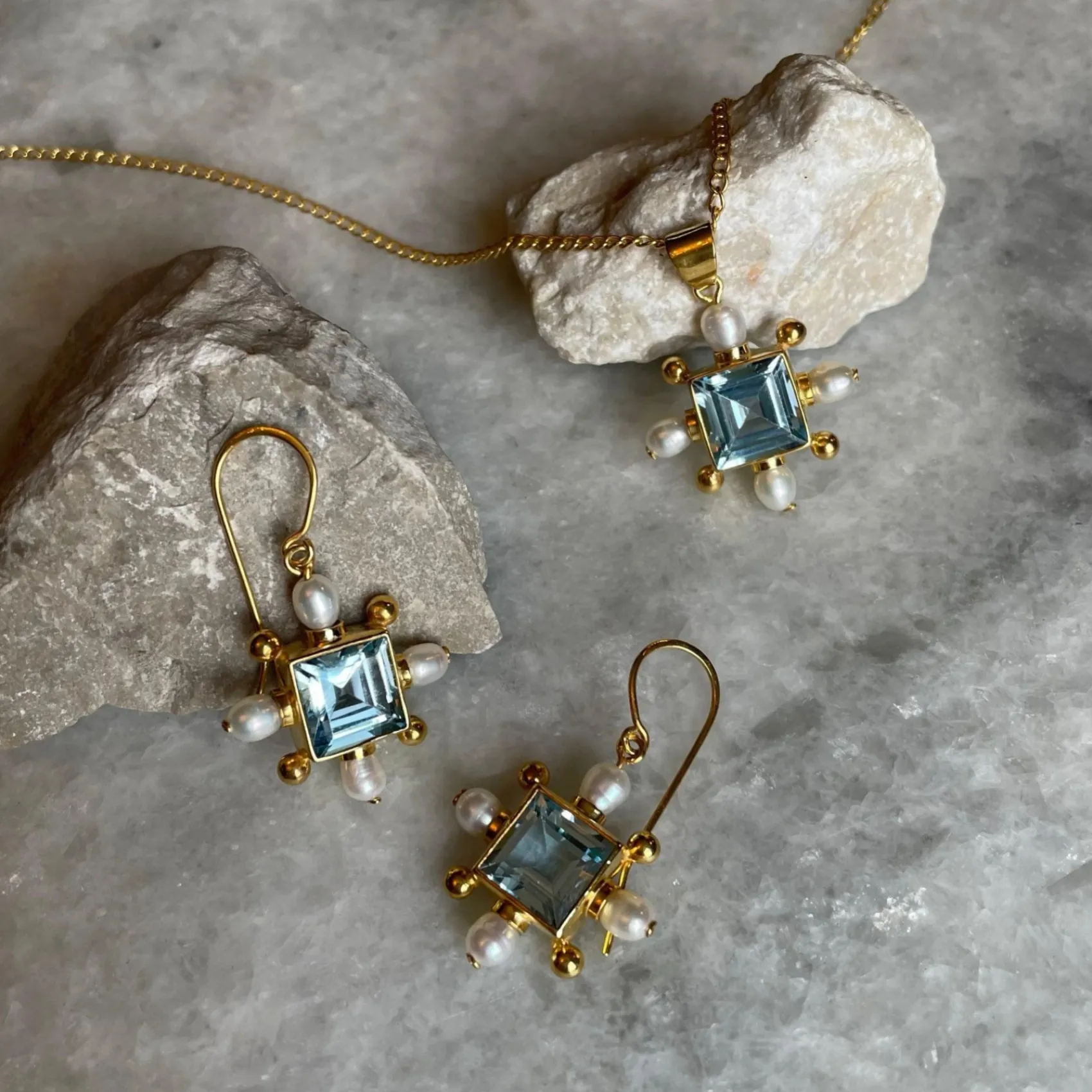 Freya Rose Kreuz-Ohrringe mit blauem Topas* Etwas Blaue Geschenke | Edelstein-schmuck