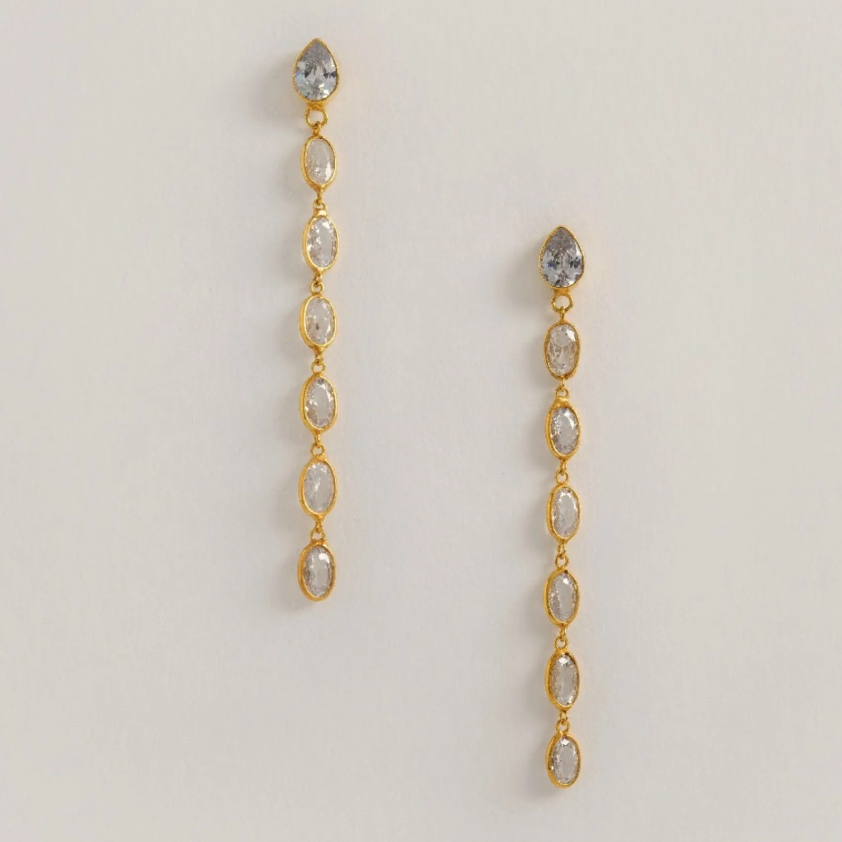 Freya Rose Lange Tropfenohrringe mit ovalem Kristall und goldenem Rahmen* Goldener Abschlussball-schmuck | Abschlussball-ohrringe