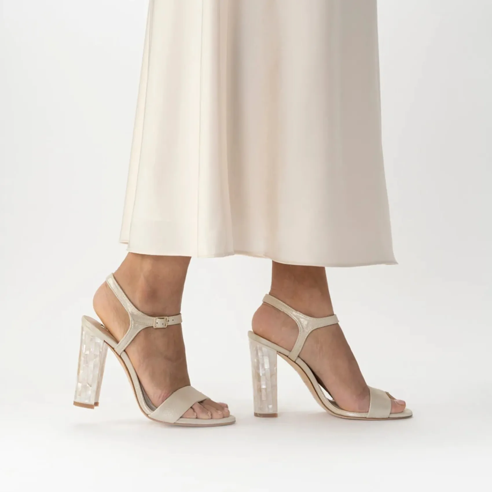 Freya Rose Martina Champagner Wildleder Mutter der Perle Blockabsatz Sandalen* Schuhe Für Hochzeitsgäste | Schuhe Für Die Mutter Der Braut