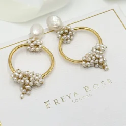 Freya Rose Mittlere Creolen mit Samen und Barockperlen* Gold-hochzeitsschmuck | Hochzeitsgast-schmuck