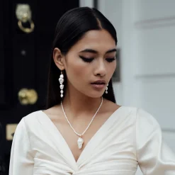 Freya Rose Reisperlenkette mit großem Barockperlen-Anhänger* Gold-hochzeitsschmuck | Hochzeitsgast-schmuck