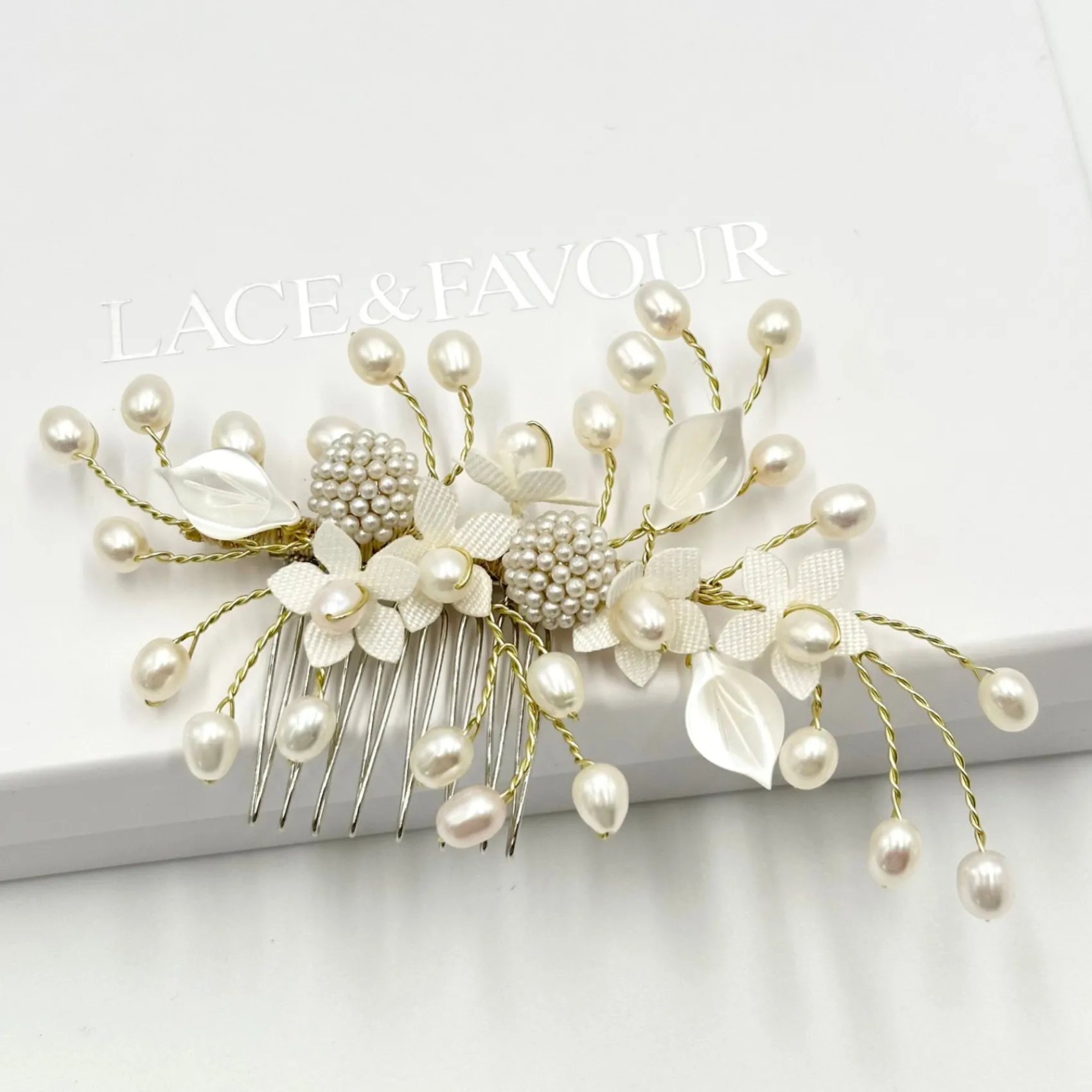 Beads & Beyond Glücksgold Perlenspray Blumen-Hochzeits-Haarkamm* Perlen-haarschmuck | Gold-haar-accessoires