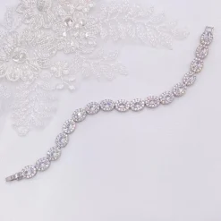 Lace & Favour Grosvenor Oval Crystal verschönert Hochzeitsarmband* Silberner Abschlussball-schmuck | Prom Armbänder
