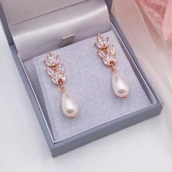 Lace & Favour Göttliche Ohrringe aus Roségold mit kubischen Zirkonen und Teardrop-Perlen* Geschenke Für Die Braut | Perlen-hochzeitsschmuck