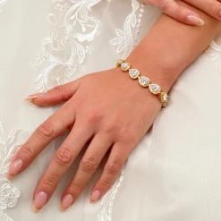 Lace & Favour Hampton Teardrop Cubic Zirkonia Hochzeitsarmband (Gold)* Goldener Abschlussball-schmuck | Prom Armbänder