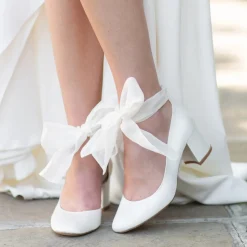 Harriet Wilde Hetty Mid Elfenbein Satin Krawatte Up Block Heel Gericht Schuhe* Hochzeitsschuhe | Schuhe Mit Mittlerem Absatz