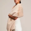 Helen Moore Beige Long Faux Fur Stole | Lace & Favour* Jacken, Umhänge Und Schals Aus Kunstfell | Hochzeitsumhänge & Tücher