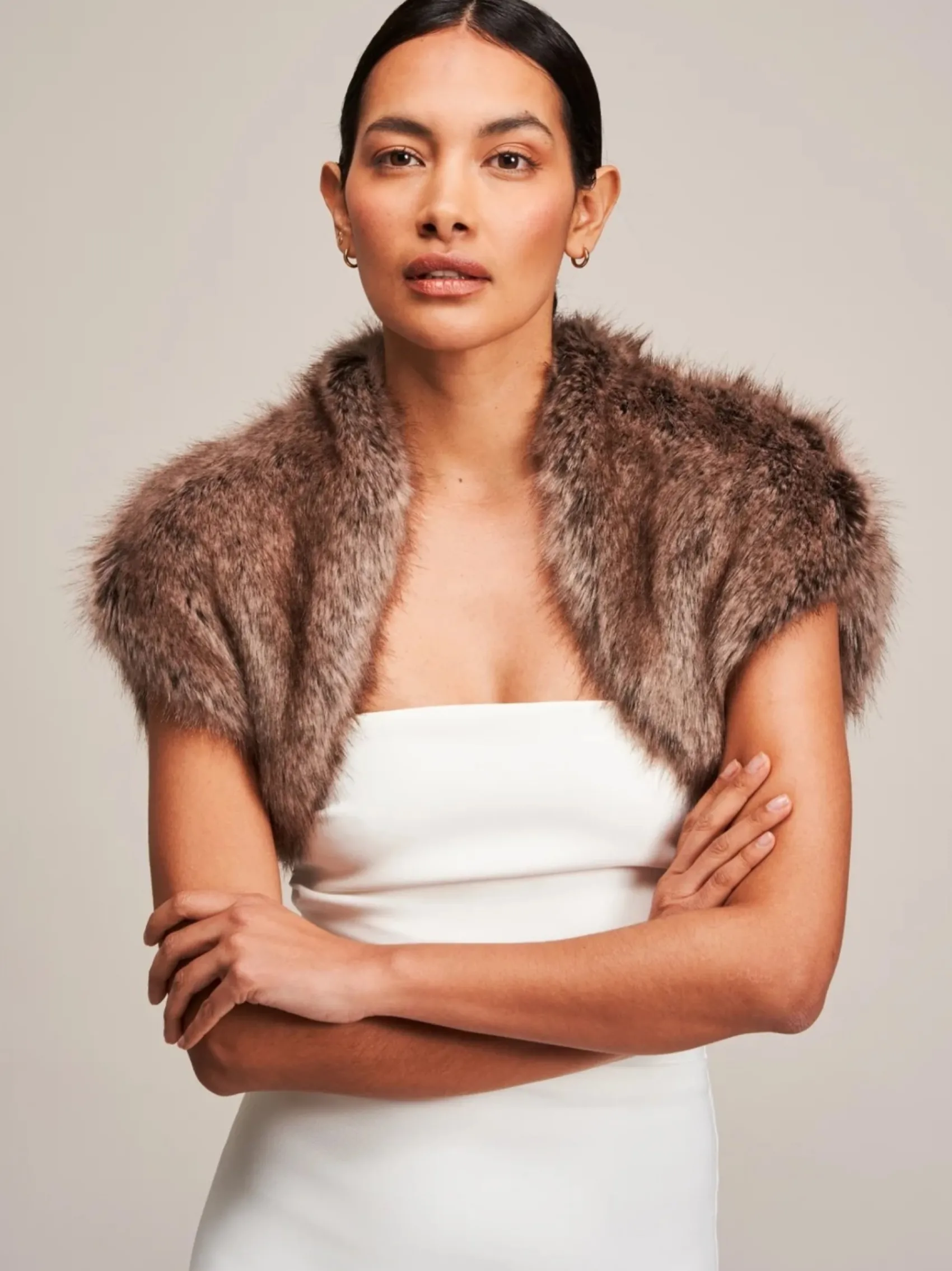 Helen Moore Trüffel-Kunstfell-Braut-Bolero | Lace & Favour* Jacken, Umhänge Und Schals Aus Kunstfell | Boleros Und Jacken Für Hochzeiten