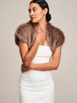 Helen Moore Trüffel-Kunstfell-Braut-Bolero | Lace & Favour* Jacken, Umhänge Und Schals Aus Kunstfell | Boleros Und Jacken Für Hochzeiten