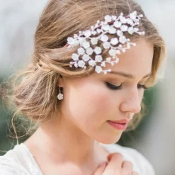 Hermione Harbutt Bianca Perlmutt Blumentropfen-Ohrringe* Silberner Hochzeitsschmuck | Brautjungfern-schmuck