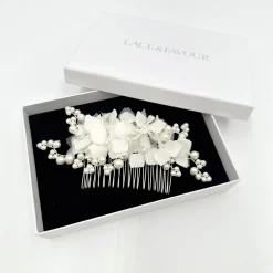 Beads & Beyond Hortensie Elfenbein Stoff Blumen und Perle Braut Haar Kamm* Perlen-haarschmuck | Silberne Haar-accessoires