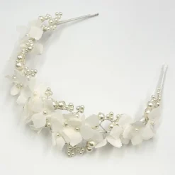 Beads & Beyond Hydrangea Elfenbein Stoff Blumen und Perle Brautstirnband* Perlen-haarschmuck | Silberne Haar-accessoires