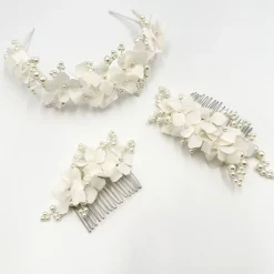 Beads & Beyond Hydrangea Elfenbein Stoff Blumen und Perle Brautstirnband* Perlen-haarschmuck | Silberne Haar-accessoires