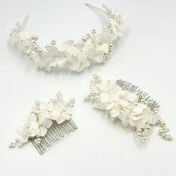 Beads & Beyond Hydrangea Elfenbein Stoff Blumen und Perle Brautstirnband* Perlen-haarschmuck | Silberne Haar-accessoires