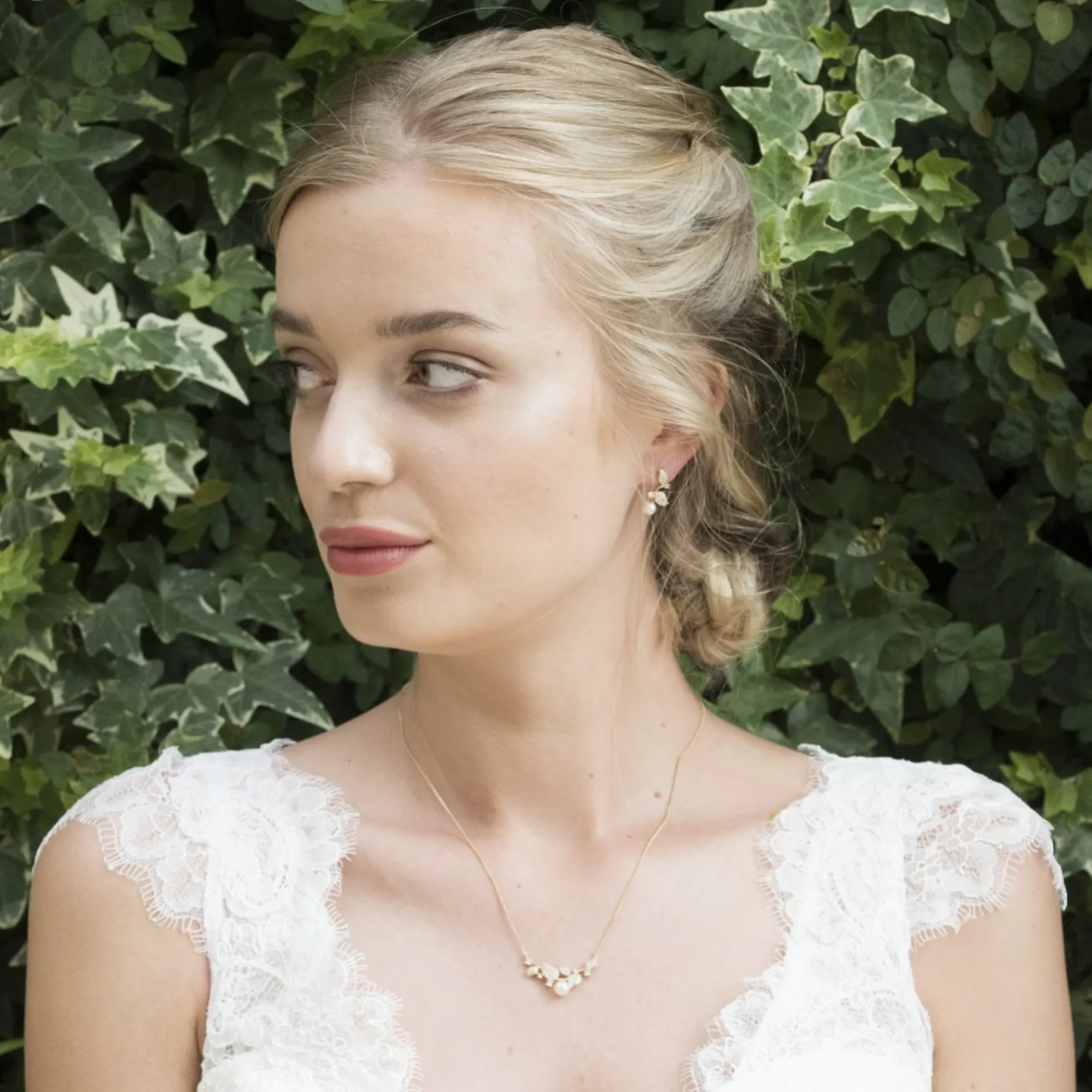 Ivory & Co Aphrodite Kristall Blätter und Perle Hochzeit Halskette Gold* Geschenke Für Brautjungfern | Geschenke Für Die Braut