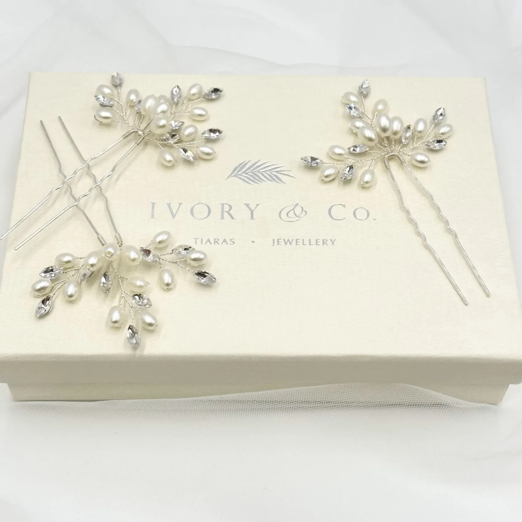 Ivory & Co Ivory and Co Cosmos Silber Kristall und Perle Haarnadel Set* Perlen-haarschmuck | Silberne Haar-accessoires