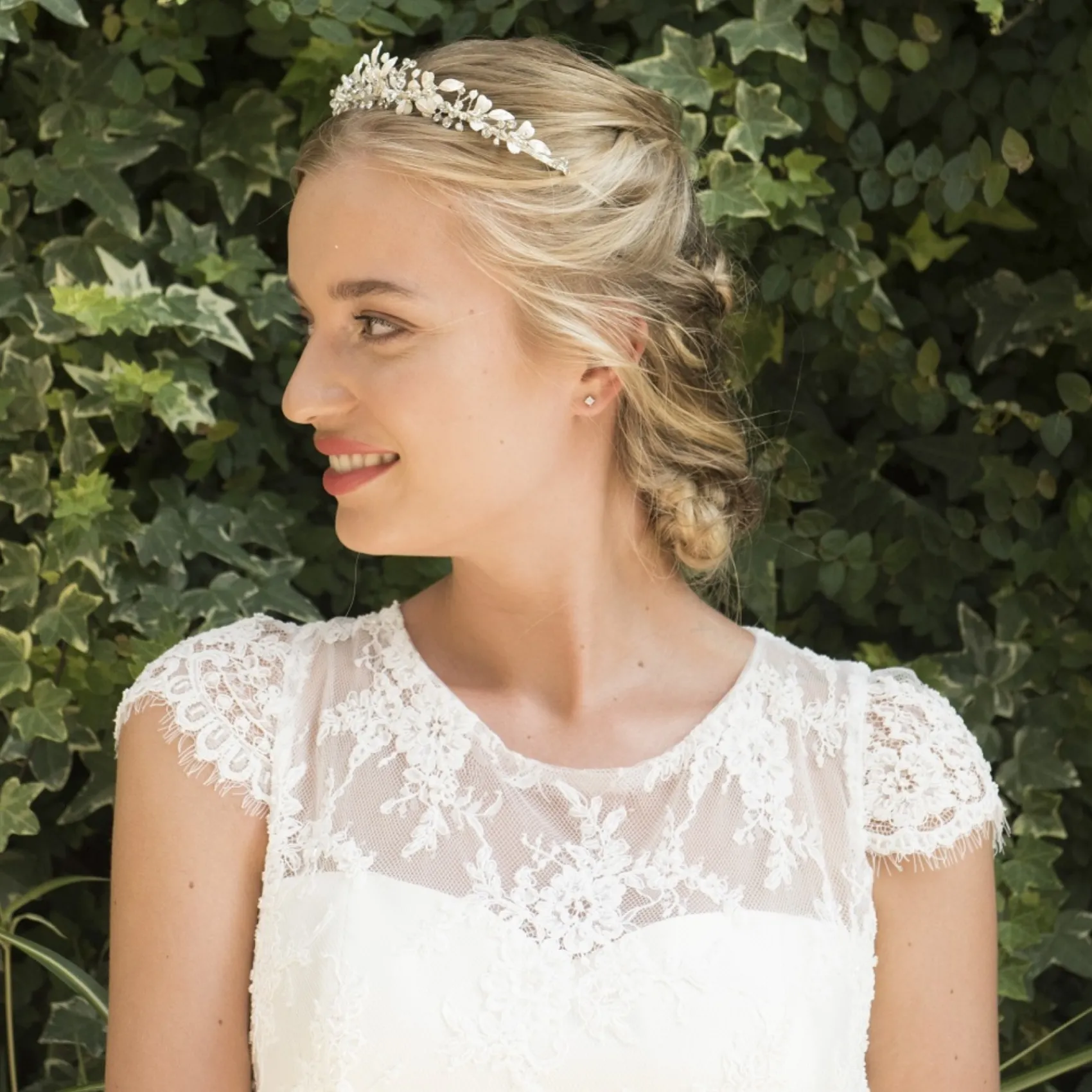 Ivory & Co Ivory and Co Elva Silber emaillierte Blätter und Kristall Tiara* Silberne Haar-accessoires | Hochzeitstiaras