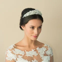 Ivory & Co Ivory and Co Emma Aussage verschönert Blumen Braut Tiara* Perlen-haarschmuck | Silberne Haar-accessoires