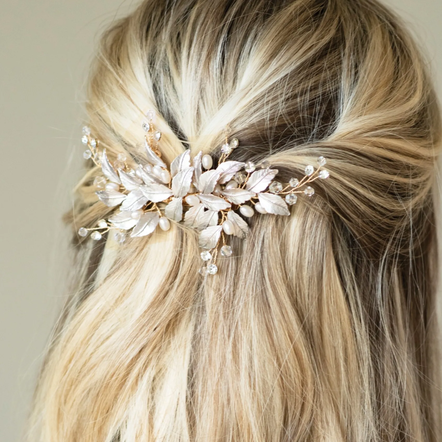 Ivory & Co Ivory and Co Fairydust Gold emaillierte Blätter Hochzeit Haarspange* Perlen-haarschmuck | Gold-haar-accessoires