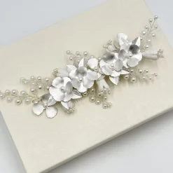 Ivory & Co Ivory and Co Frühlingstraum Silber Floral Perlen Haarspange* Perlen-haarschmuck | Silberne Haar-accessoires