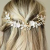 Ivory & Co Ivory and Co Golden Bloom Kristall und Perle Blumensichel Haarspange* Perlen-haarschmuck | Gold-haar-accessoires