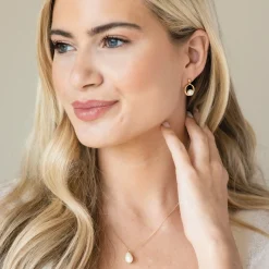 Ivory & Co Ivory and Co Memphis Gold Hängende Perlenohrringe* Geschenke Für Brautjungfern | Perlen-hochzeitsschmuck