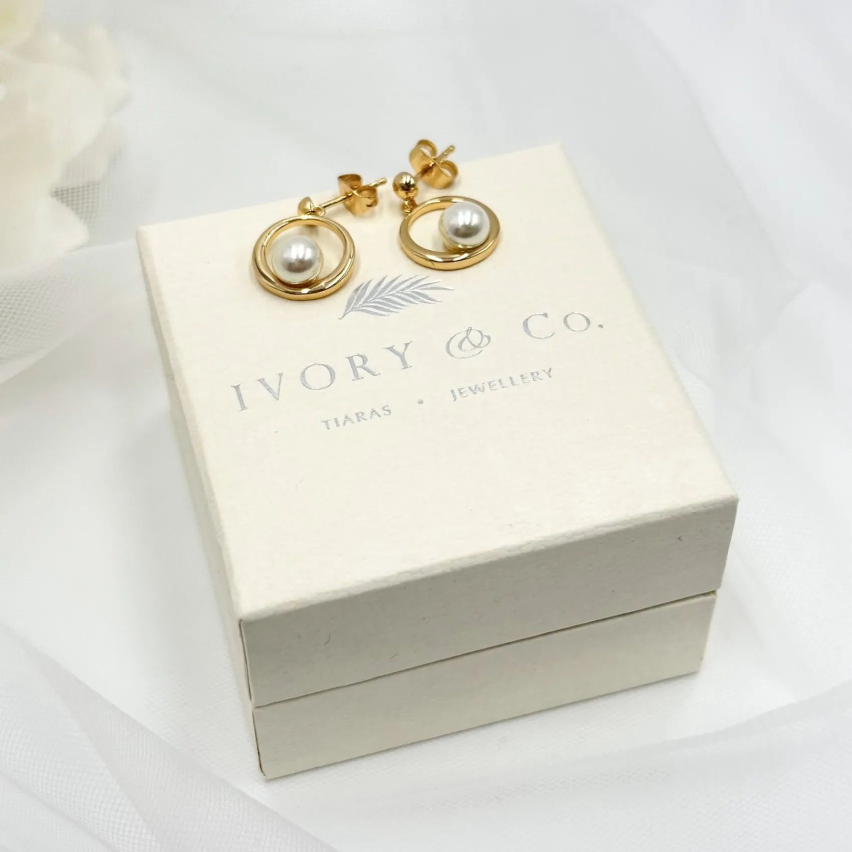 Ivory & Co Ivory and Co Memphis Gold Hängende Perlenohrringe* Geschenke Für Brautjungfern | Perlen-hochzeitsschmuck