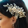 Ivory & Co Ivory and Co Ocean Days Gold Statement Haarkamm mit Perlen und Kristallen* Perlen-haarschmuck | Gold-haar-accessoires