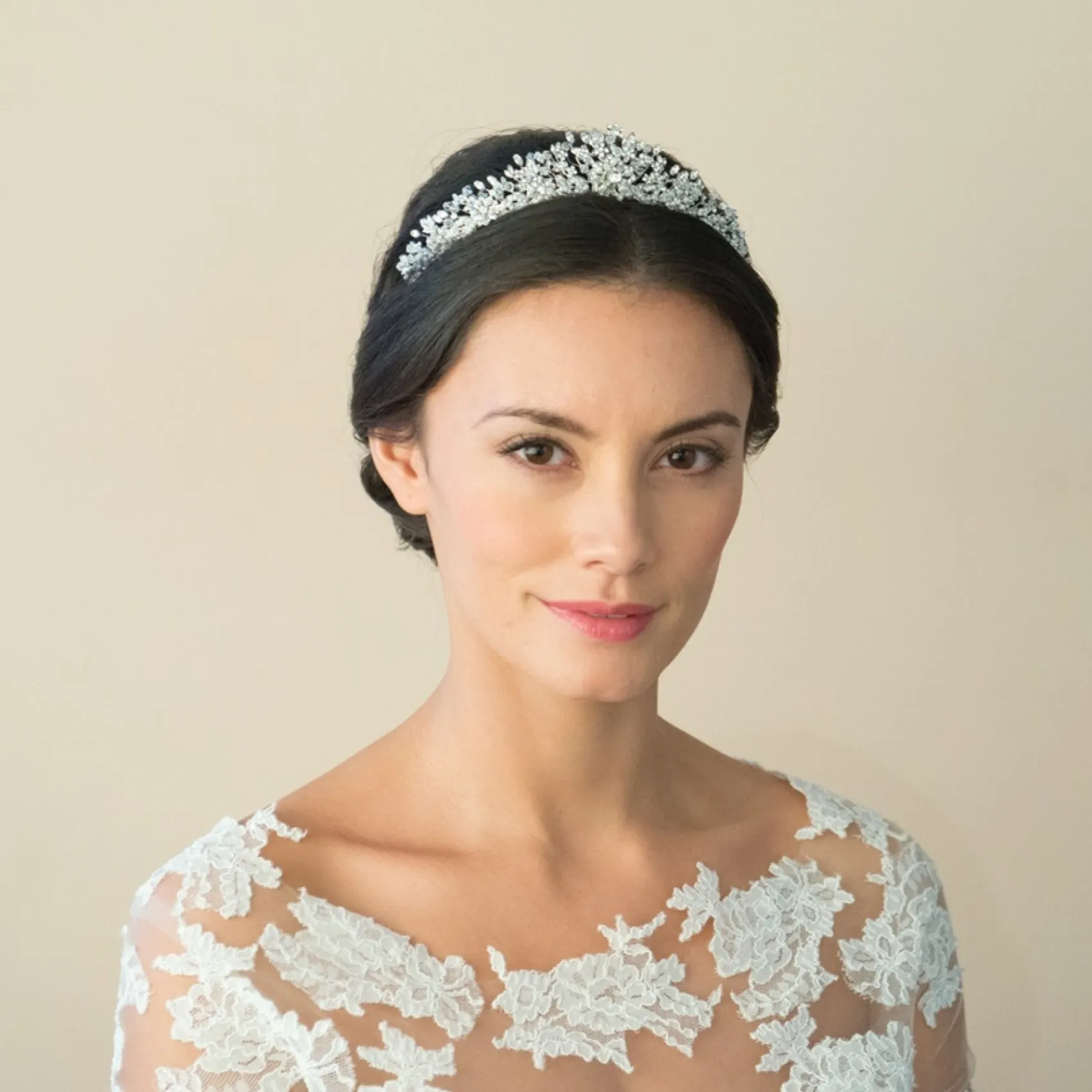 Ivory & Co Ivory and Co Pheodora Vintage inspirierte florale Braut Tiara* Vintage-kopfbedeckungen | Perlen-haarschmuck