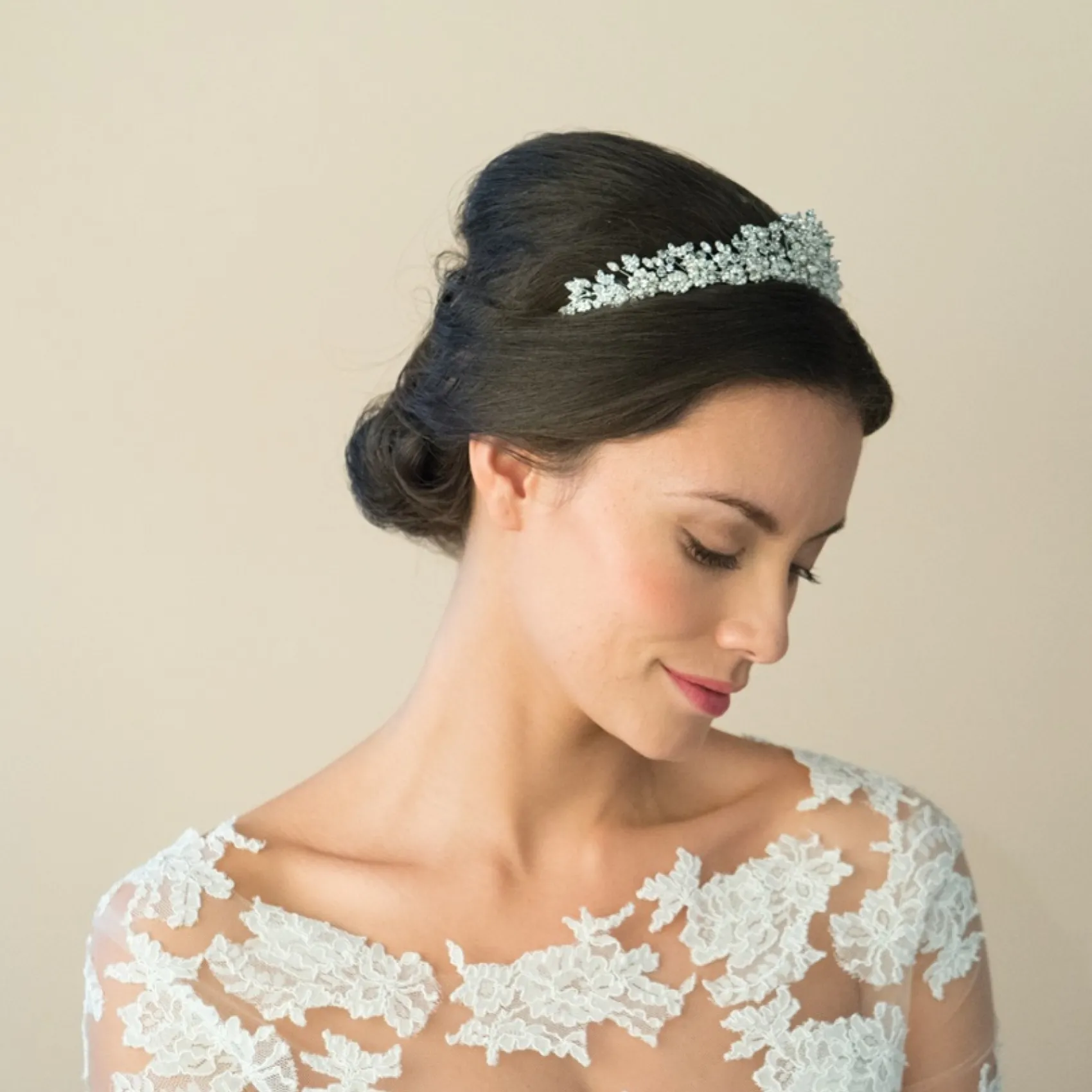 Ivory & Co Ivory and Co Pheodora Vintage inspirierte florale Braut Tiara* Vintage-kopfbedeckungen | Perlen-haarschmuck
