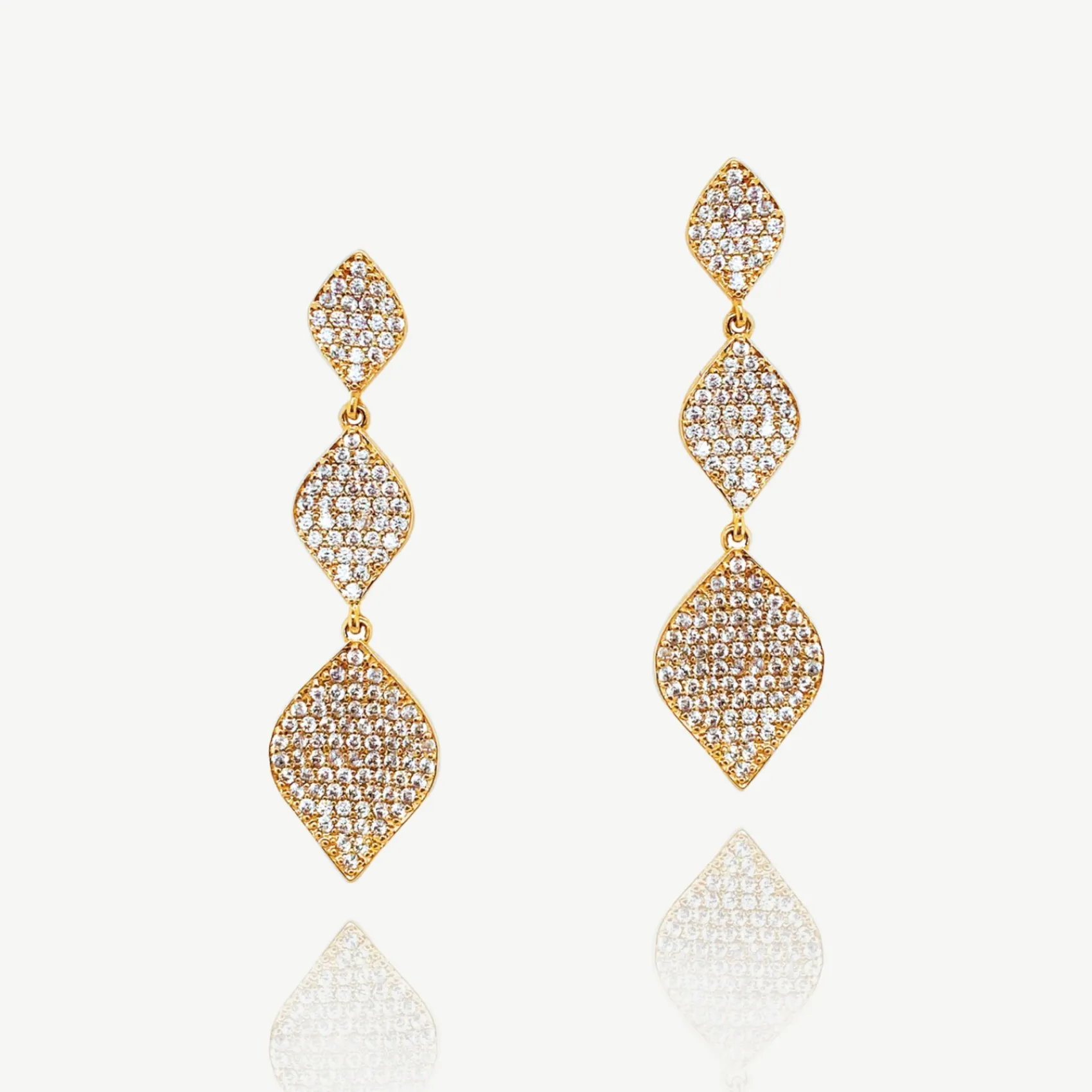 Ivory & Co Ivory and Co Rochelle Gold Kristall Pave dreifache Tropfenohrringe* Goldener Abschlussball-schmuck | Abschlussball-ohrringe