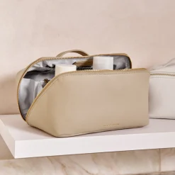 Katie Loxton Große helltaupefarbene Kosmetiktasche und Waschbeutel* Make-up- Und Kulturbeutel | Flitterwochengeschenke