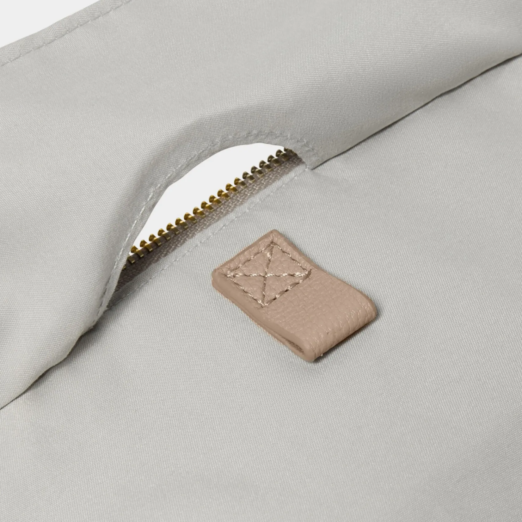 Katie Loxton Mokka Fold Out Garment Wochenendtasche* Geschenke Für Die Mutter Des Bräutigams | Geschenke Für Die Mutter Der Braut