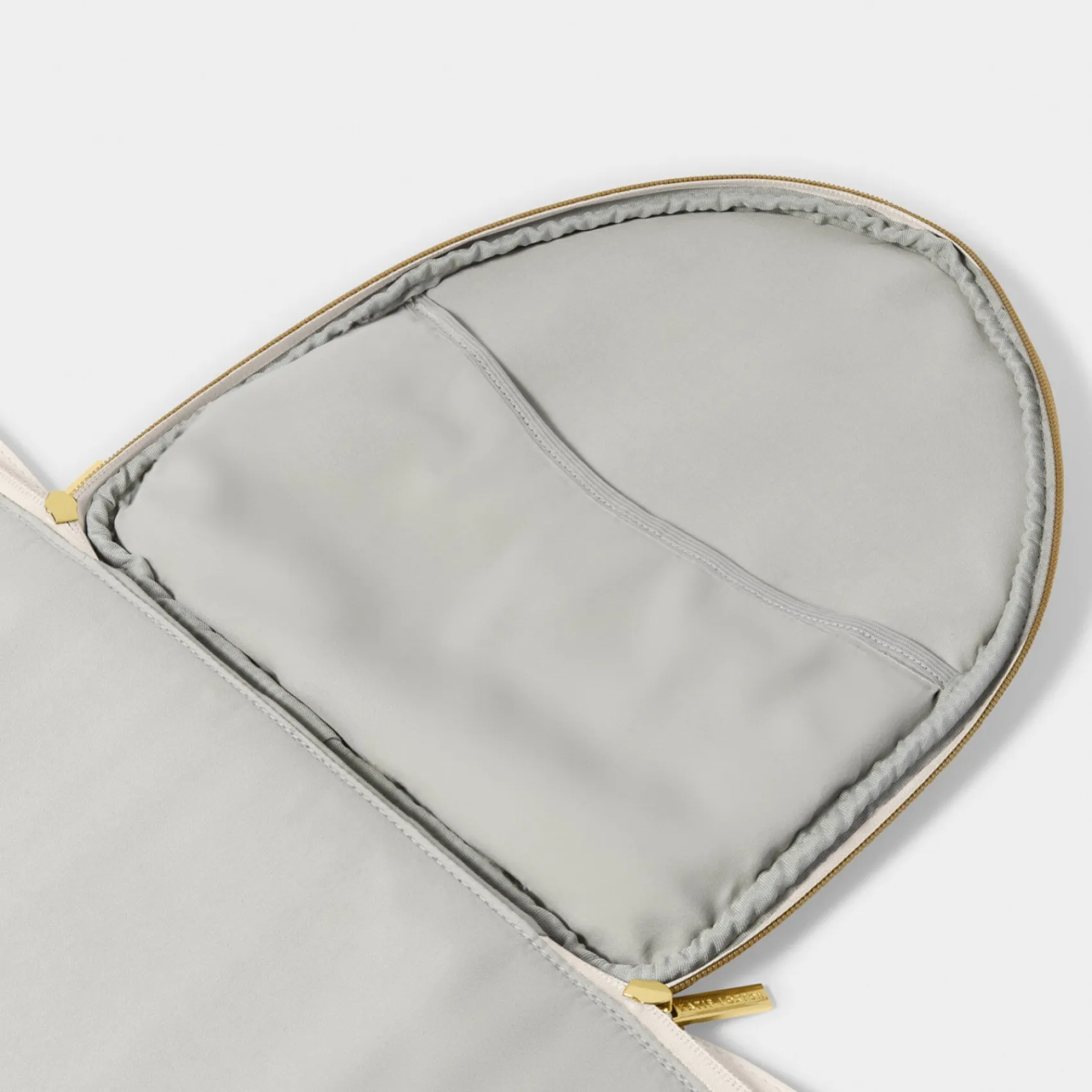Katie Loxton Off White Fold Out Garment Wochenendtasche* Geschenke Für Die Mutter Des Bräutigams | Geschenke Für Die Mutter Der Braut