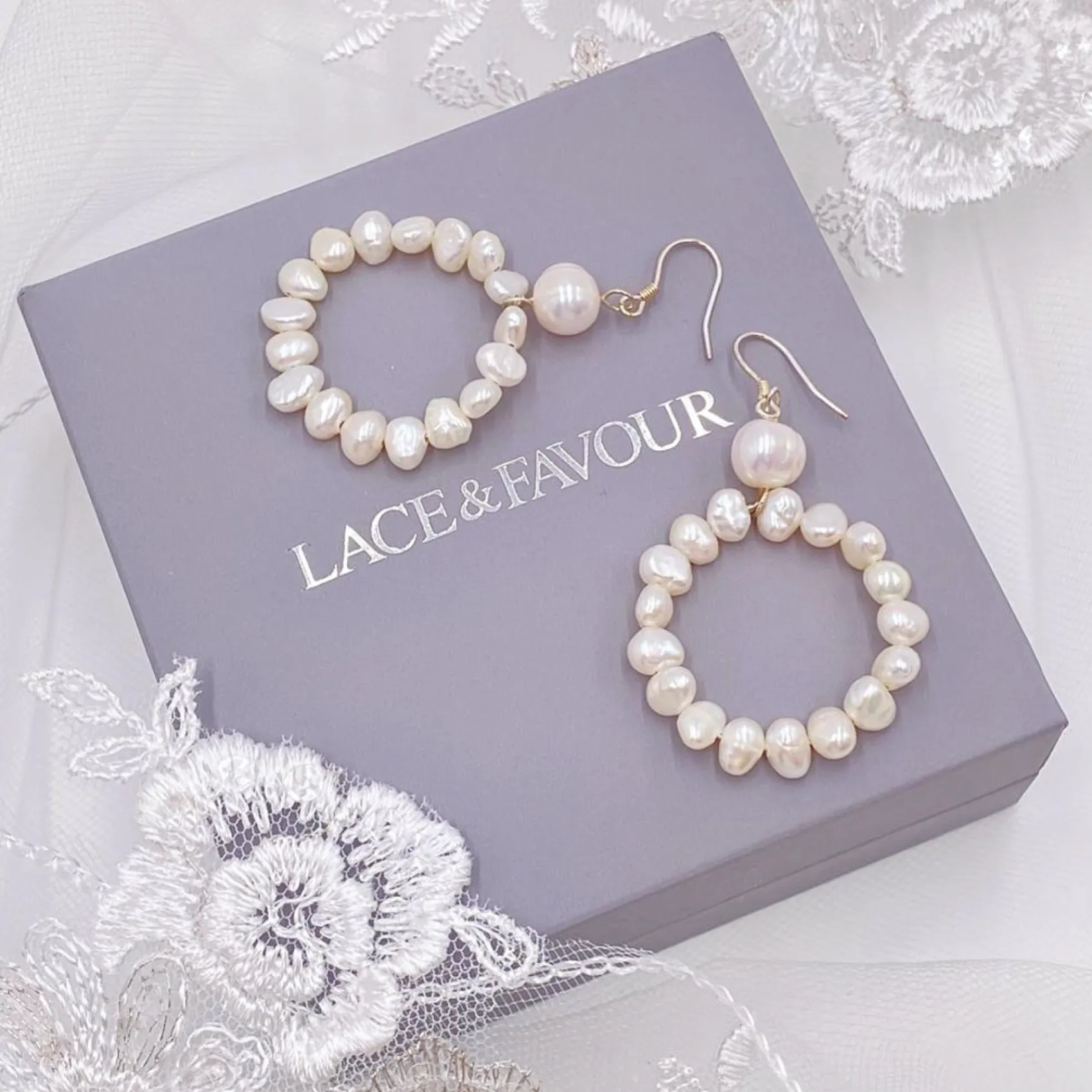 Lace & Favour Kelara Süßwasserperlen-Reifenohrringe* Silberner Hochzeitsschmuck | Hochzeits-ohrringe