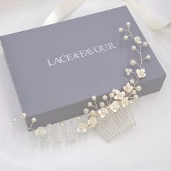 Lace & Favour Konfetti-Blumen und Perlen-Haarrebe auf Kamm (Silber)* Perlen-haarschmuck | Silberne Haar-accessoires
