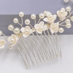 Lace & Favour Konfetti-Blumen und Perlen-Haarrebe auf Kamm (Silber)* Perlen-haarschmuck | Silberne Haar-accessoires