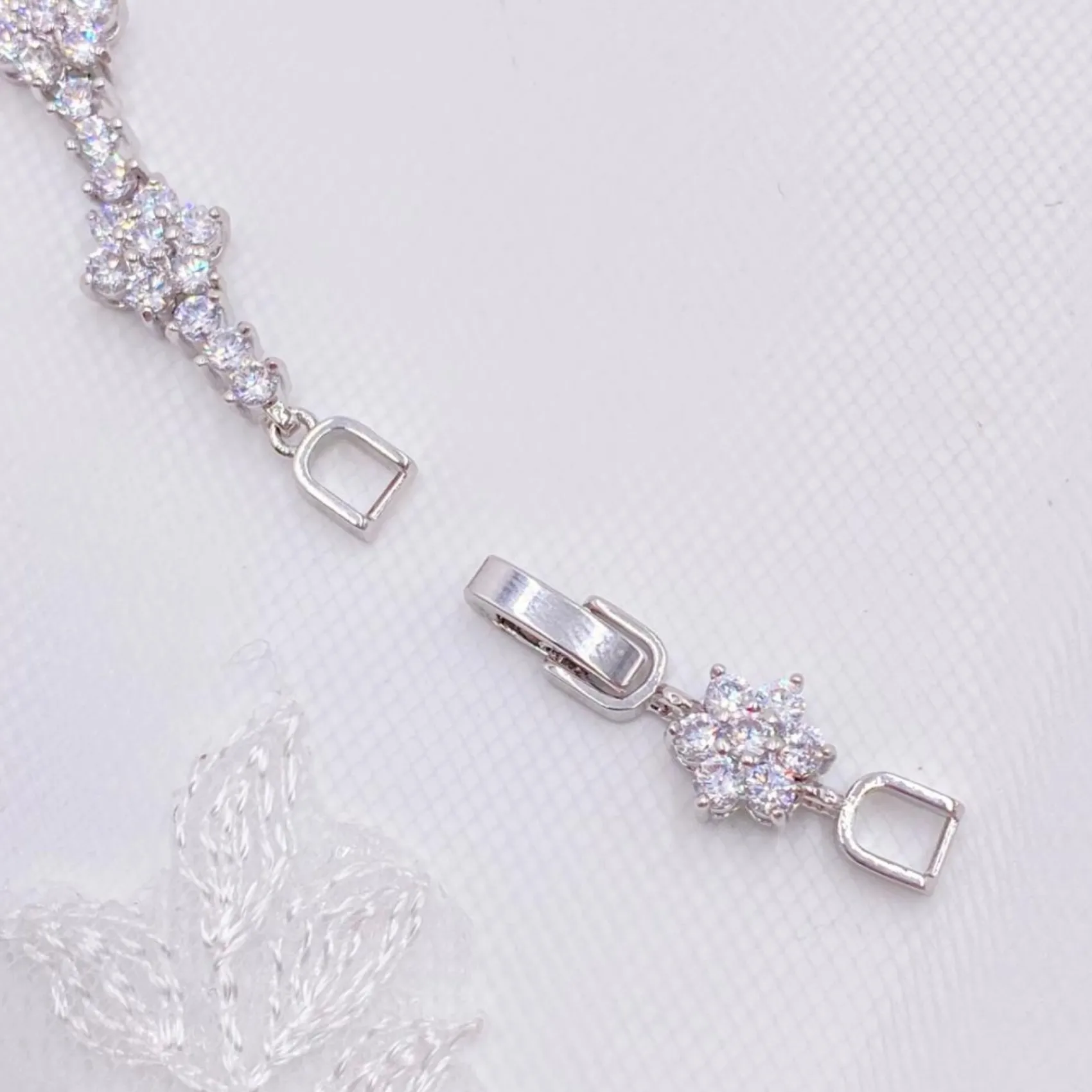 Lace & Favour Lanesborough Floral Crystal verschönert Hochzeit Armband* Silberner Abschlussball-schmuck | Prom Armbänder