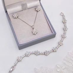 Lace & Favour Lanesborough Floral Crystal Ohrstecker und Anhänger Schmuckset* Silberner Abschlussball-schmuck | Abschlussball-schmuck-sets