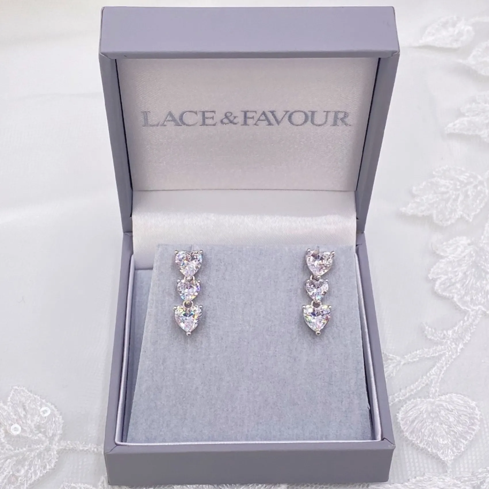 Lace & Favour Langham CZ Kristall Herzen Hochzeit Ohrringe* Silberner Abschlussball-schmuck | Abschlussball-ohrringe