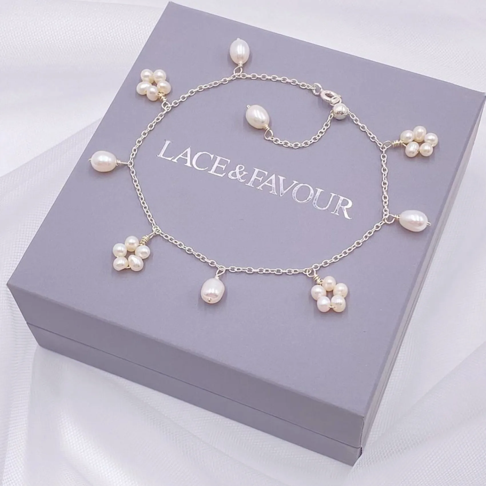 Lace & Favour Lavinia Süßwasserperlen Tropfenkette Armband* Geschenke Für Brautjungfern | Perlen-hochzeitsschmuck