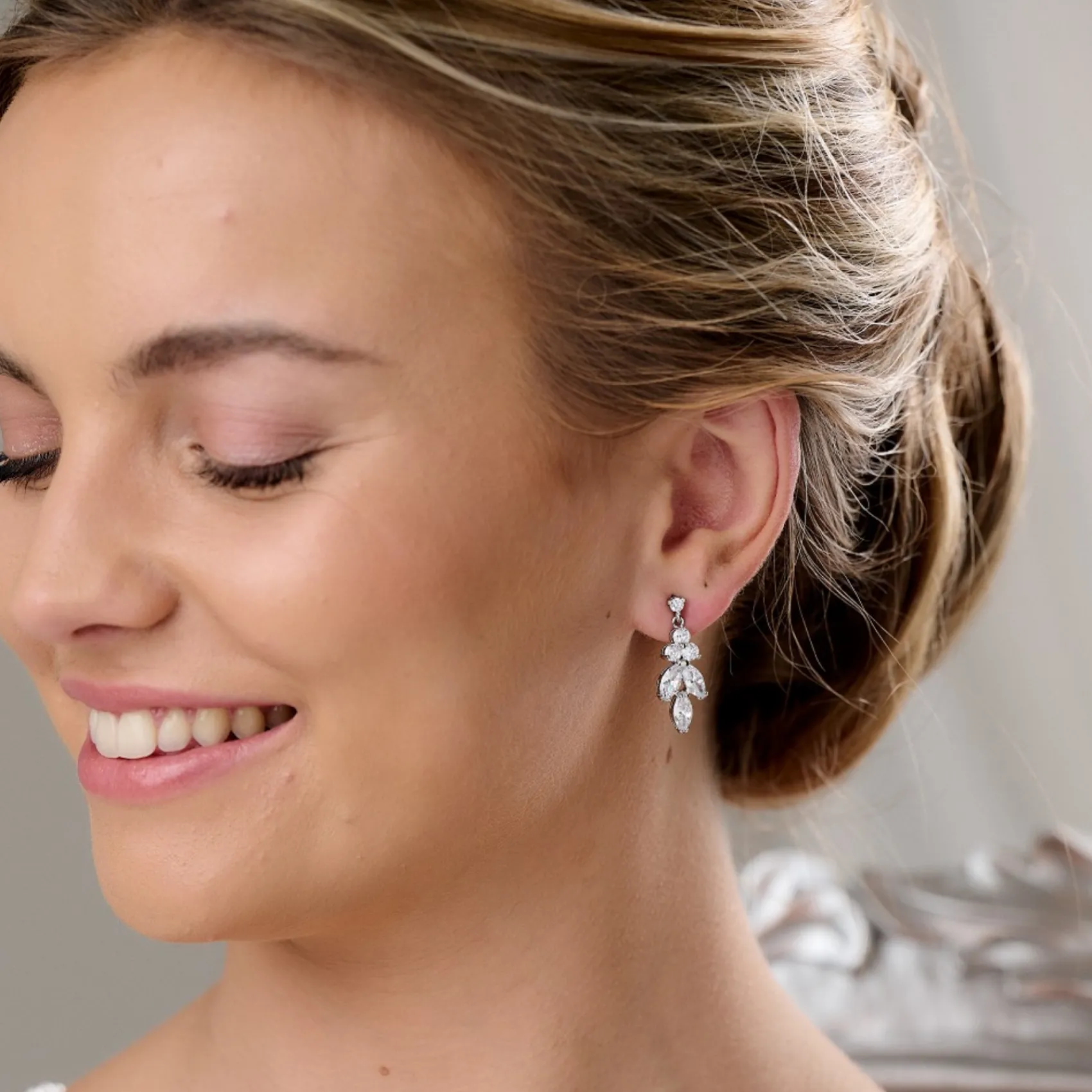 Lace & Favour Lila Zierliche Cubic Zirkonia Tropfenohrringe (Silber)* Geschenke Für Brautjungfern | Geschenke Für Die Braut