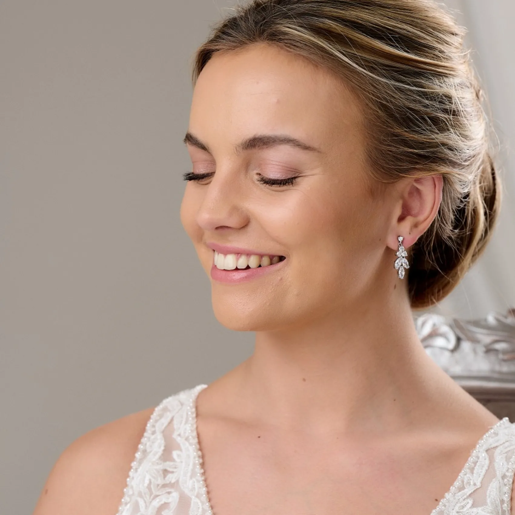 Lace & Favour Lila Zierliche Cubic Zirkonia Tropfenohrringe (Silber)* Geschenke Für Brautjungfern | Geschenke Für Die Braut