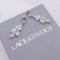 Lace & Favour Lila Zierliche Cubic Zirkonia Tropfenohrringe (Silber)* Geschenke Für Brautjungfern | Geschenke Für Die Braut